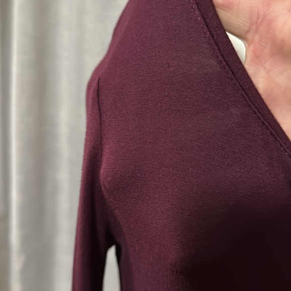 American Eagle Sz Xs Long Sleeve Tissue Tee-Purple-3 Button Front-Viscose-EUC - Picture 8 of 15